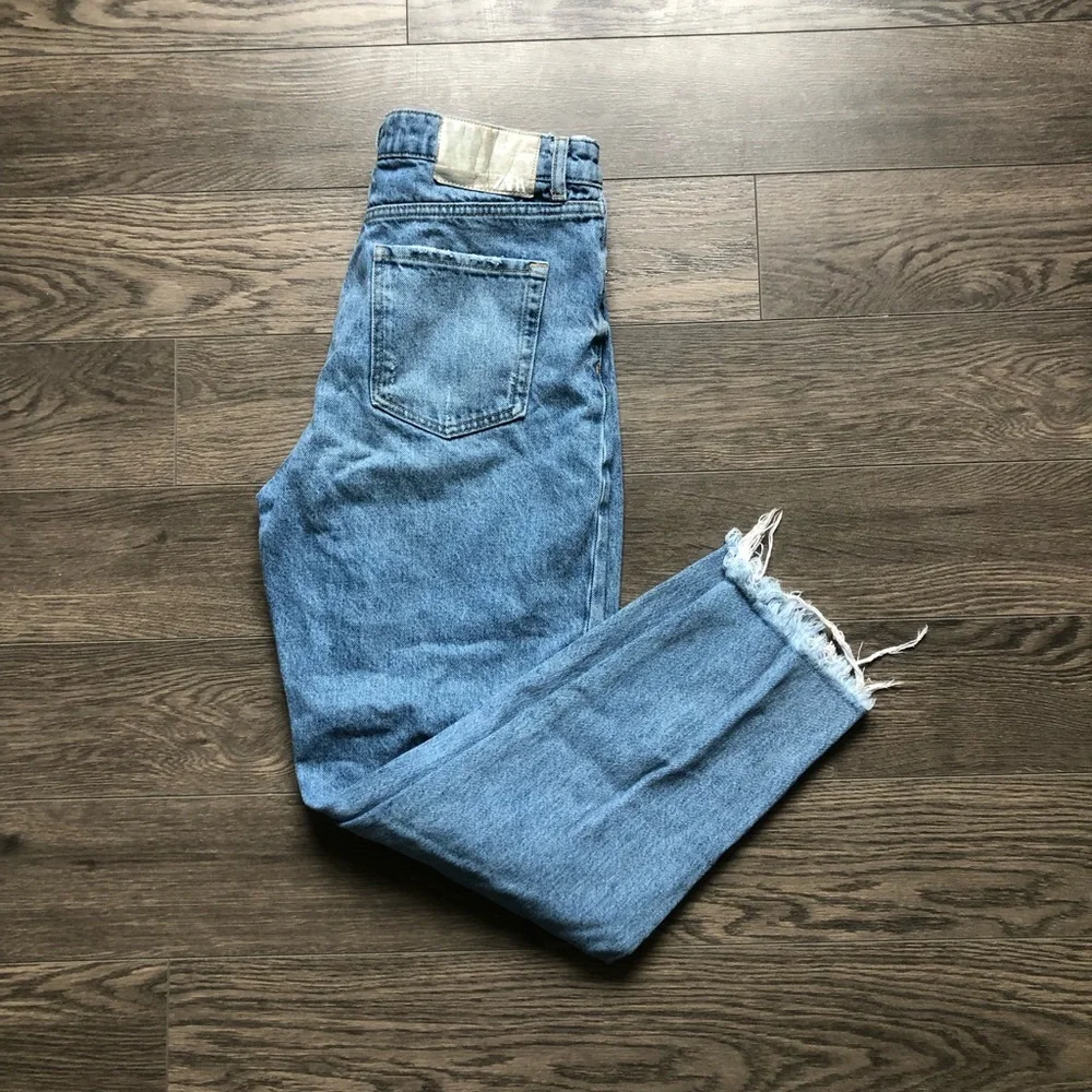 Zara High-Rise Distressed Jeans | Size 6 - Picture 2 of 10